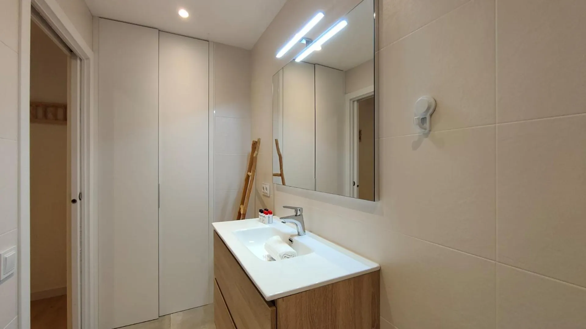 Luxury 2Br And 2Wr Apartment Barcelona